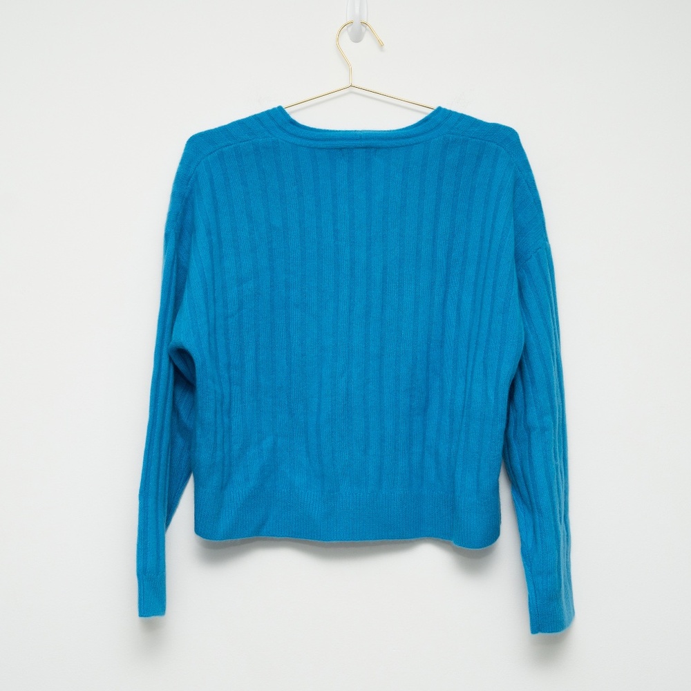 Spring + Mercer - Cashmere Ribbed V-Neck Sweater‎ - Picture 3 of 7